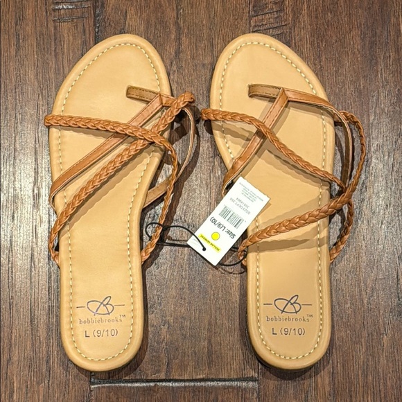 NWT! Bobbie Brooks Tan Strappy Sandals Size 9 / Size 10 - Picture 1 of 8